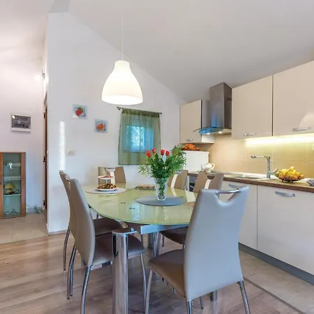 Stunning Home In Vinisce *