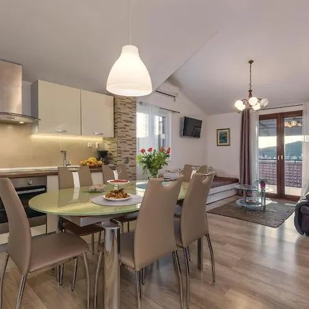Cozy Home In Vinisce With House Sea View Vinisce