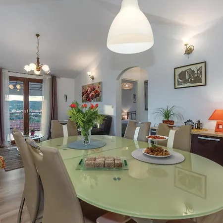 Holiday home Cozy Home In Vinisce With House Sea View Vinisce