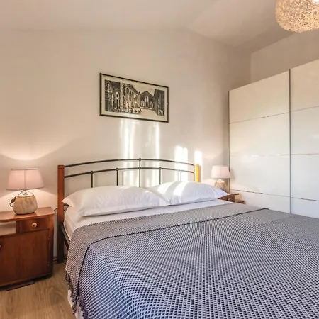 Holiday home Cozy Home In Vinisce With House Sea View *