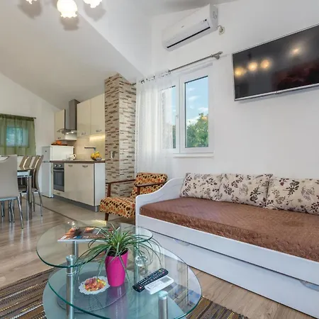 Cozy Home In Vinisce With House Sea View Holiday home