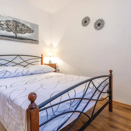 Cozy In With House Sea View