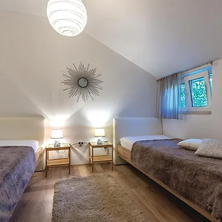 Holiday home Cozy Home In Vinisce With House Sea View *