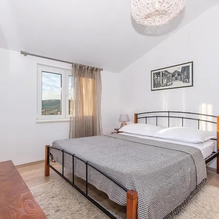 Cozy Home In Vinisce With House Sea View Holiday home *